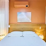 Bh33: Apto Perto De 4 Praias Com Ar E Piscina!